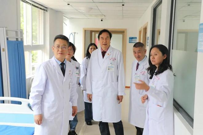 9博体育贵阳市第二人民医院（金阳医院）感染性疾病科正式开科(图2)